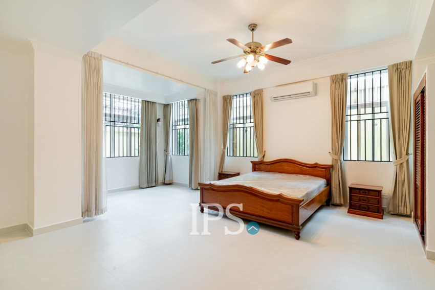 3 Bedroom Serviced Apartment For Rent - BKK1, Phnom Penh