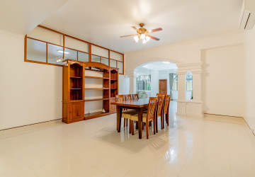 3 Bedroom Serviced Apartment For Rent - BKK1, Phnom Penh thumbnail