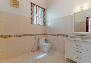 3 Bedroom Serviced Apartment For Rent - BKK1, Phnom Penh thumbnail