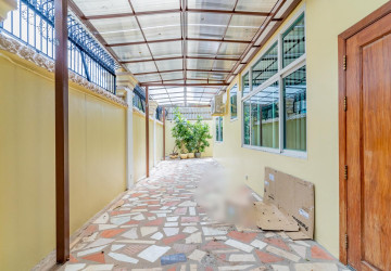 3 Bedroom Serviced Apartment For Rent - BKK1, Phnom Penh thumbnail