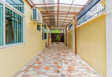 3 Bedroom Serviced Apartment For Rent - BKK1, Phnom Penh thumbnail