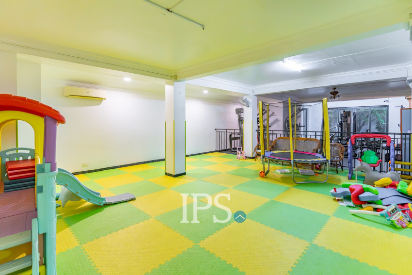 3 Bedroom Serviced Apartment For Rent - BKK1, Phnom Penh