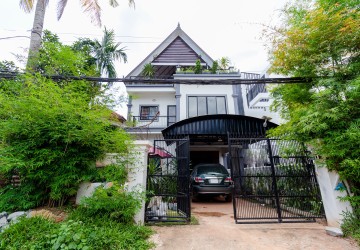 7 Bedroom Villa For Rent - Sala Kamreuk, Siem Reap thumbnail