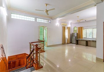 14 Bedroom Commercial Villa For Rent - Boeung Kak 1, Toul Kork, Phnom Penh thumbnail