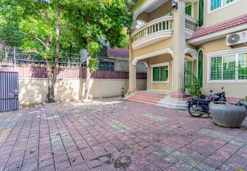 14 Bedroom Commercial Villa For Rent - Boeung Kak 1, Toul Kork, Phnom Penh thumbnail