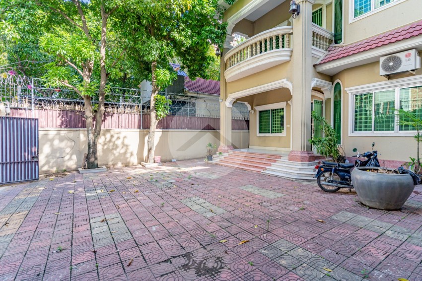 14 Bedroom Commercial Villa For Rent - Boeung Kak 1, Toul Kork, Phnom Penh