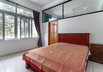 Renovated 3 Bedroom Apartment For Rent - Wat Phnom, Phnom Penh thumbnail