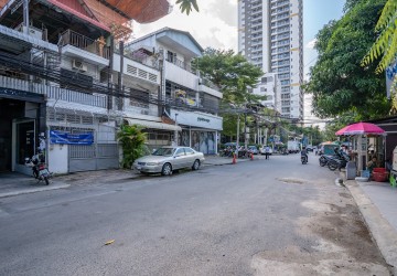 71 Sqm Retail Space For Rent - BKK1, Phnom Penh thumbnail