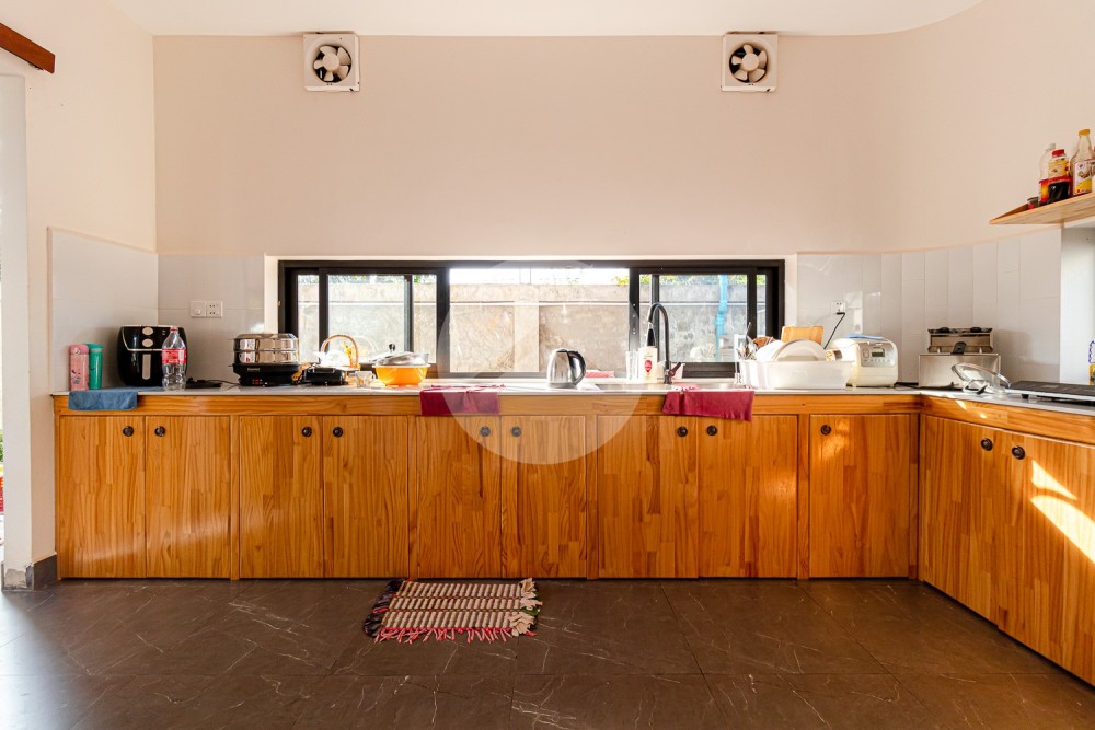 8 Bedroom  Compound Villa For Rent - Svay Dangkum, Siem Reap - Image 16