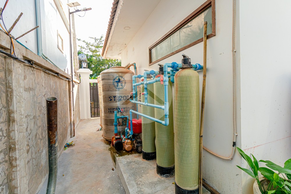 8 Bedroom  Compound Villa For Rent - Svay Dangkum, Siem Reap - Image 30