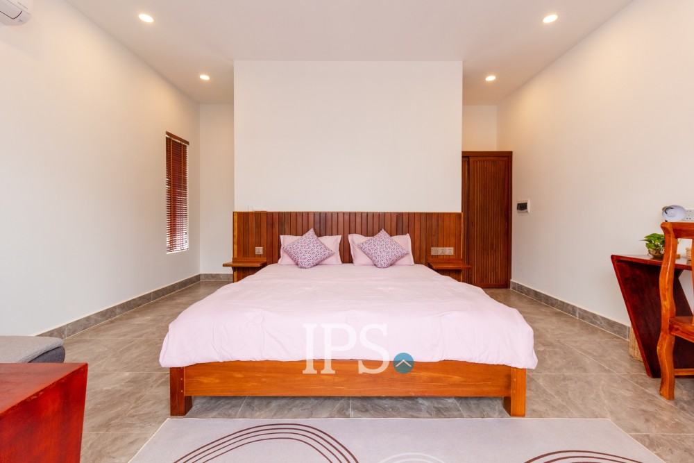 8 Bedroom  Compound Villa For Rent - Svay Dangkum, Siem Reap - Image 2
