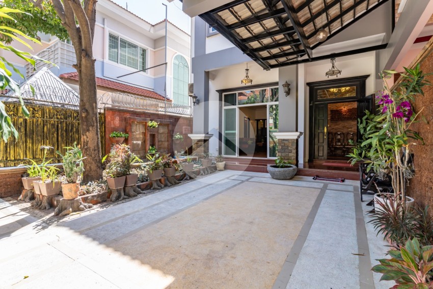 4 Bedroom Twin Villa For Rent - Bassac Garden, Tonle Bassac, Phnom Penh