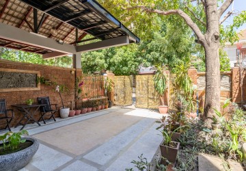 4 Bedroom Twin Villa For Rent - Bassac Garden, Tonle Bassac, Phnom Penh thumbnail