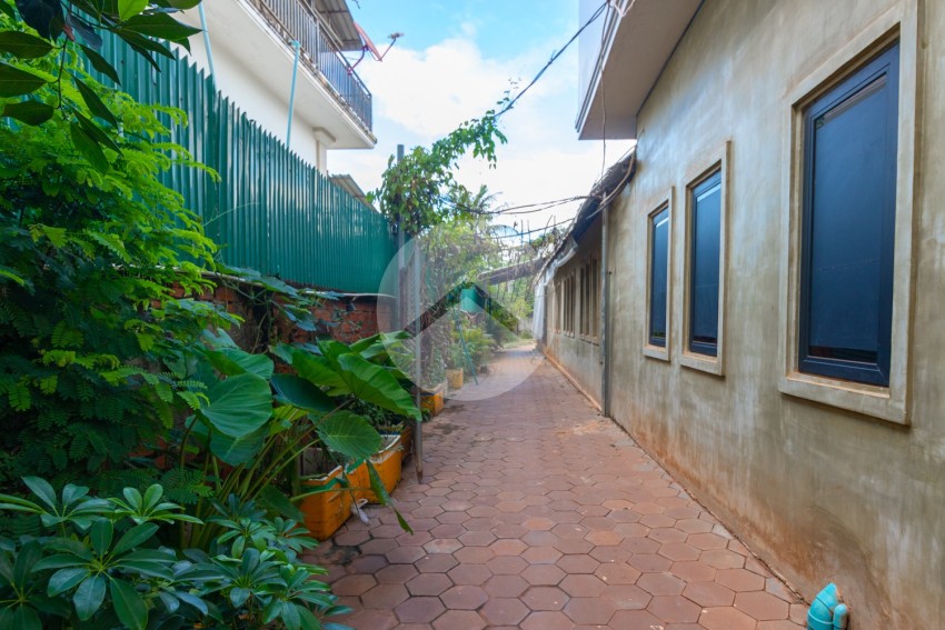 928 Sqm Commercial Land For Sale - Sala Kamreuk, Siem Reap