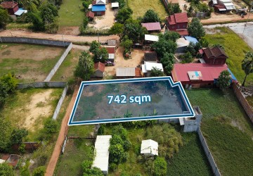 742 Sqm Residential Land For Sale - Chreav, Siem Reap thumbnail