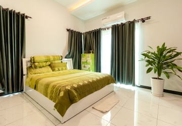 3 Bedroom Villa For Rent - Kandaek, Siem Reap thumbnail