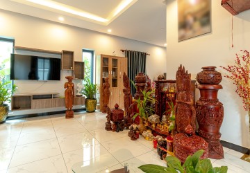 3 Bedroom Villa For Rent - Kandaek, Siem Reap thumbnail