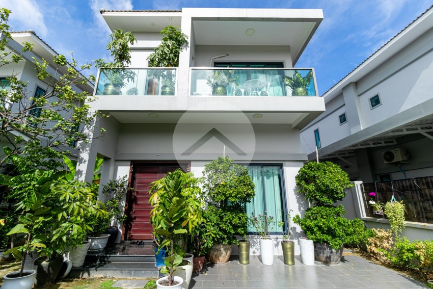 3 Bedroom Villa For Rent - Kandaek, Siem Reap