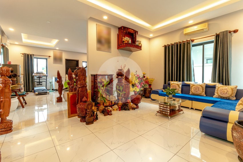 3 Bedroom Villa For Rent - Kandaek, Siem Reap