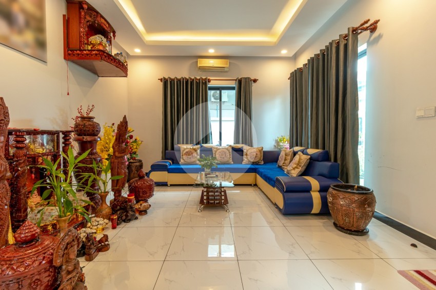 3 Bedroom Villa For Rent - Kandaek, Siem Reap