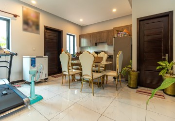 3 Bedroom Villa For Rent - Kandaek, Siem Reap thumbnail