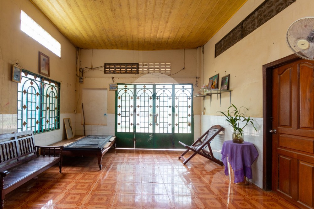 3 Bedroom House For Sale - Svay Dangkum, Siem Reap - Image 3