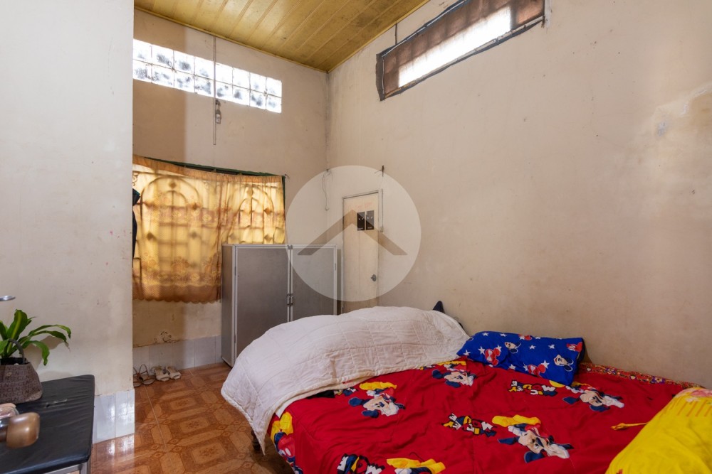 3 Bedroom House For Sale - Svay Dangkum, Siem Reap - Image 5