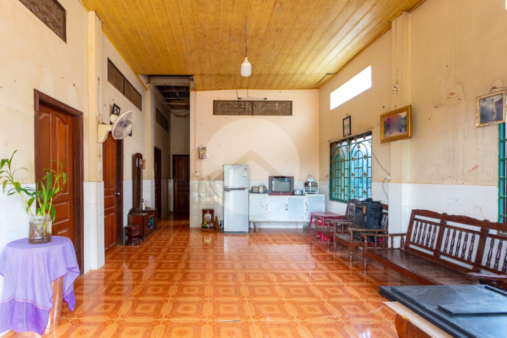 3 Bedroom House For Sale - Svay Dangkum, Siem Reap - Image 2