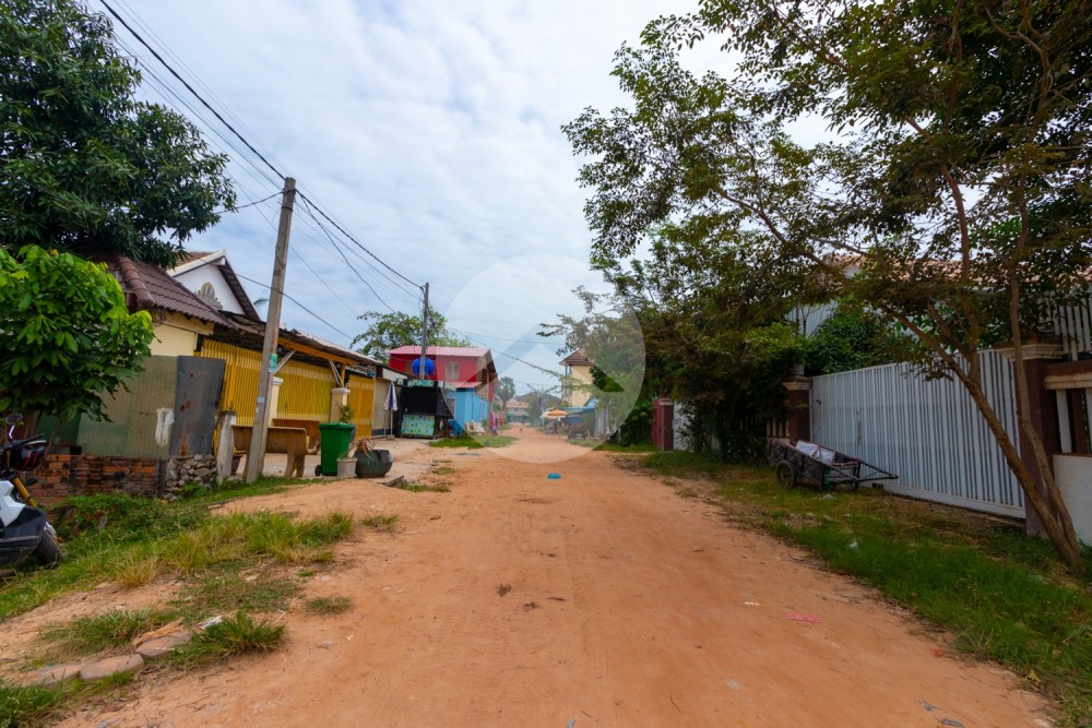 3 Bedroom House For Sale - Svay Dangkum, Siem Reap - Image 11