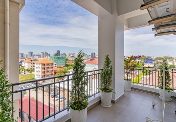 3 Bedroom Serviced Apartment For Rent - Tonle Bassac, Phnom Penh thumbnail