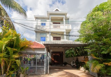 11 Bedroom Guesthouse For Rent - Svay Dangkum , Siem Reap thumbnail