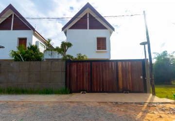 3 Bedroom Villa For Rent - Svay Dangkum, Siem Reap thumbnail