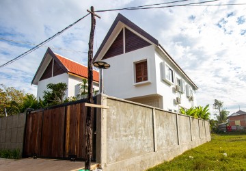 3 Bedroom Villa For Rent - Svay Dangkum, Siem Reap thumbnail