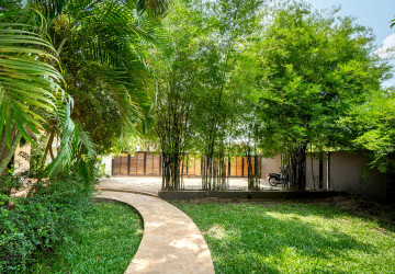 8 Bedroom Boutique Hotel For Rent - Svay Dangkum, Siem Reap thumbnail