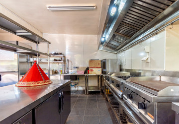 8 Bedroom Boutique Hotel For Rent - Svay Dangkum, Siem Reap thumbnail