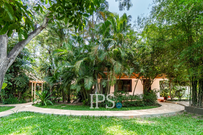 8 Bedroom Boutique Hotel For Rent - Svay Dangkum, Siem Reap