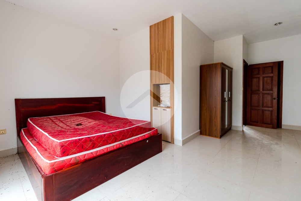 3 Bedroom House For Rent - Svay Dangkum, Siem Reap - Image 10
