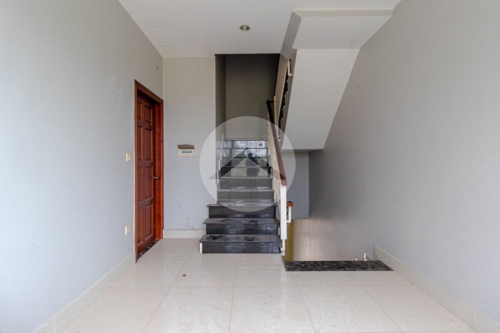 3 Bedroom House For Rent - Svay Dangkum, Siem Reap - Image 8