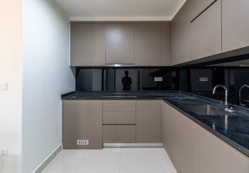 3 Bedroom Condo For Rent - The Peak, Tonle Bassac, Phnom Penh thumbnail