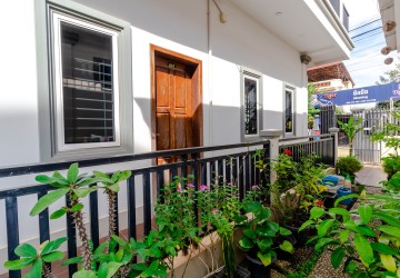 11 Bedroom Guesthouse For Rent - Night Market Area, Svay Dangkum, Siem Reap thumbnail