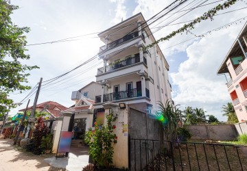 11 Bedroom Guesthouse For Rent - Night Market Area, Svay Dangkum, Siem Reap thumbnail