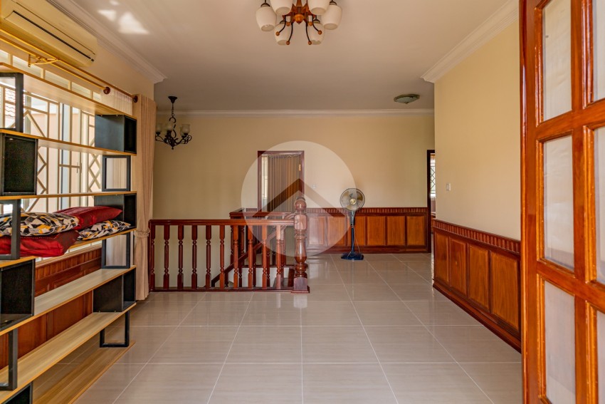 3 Bedroom Villa For Rent - Bassac Garden City, Tonle Bassac, Phnom Penh