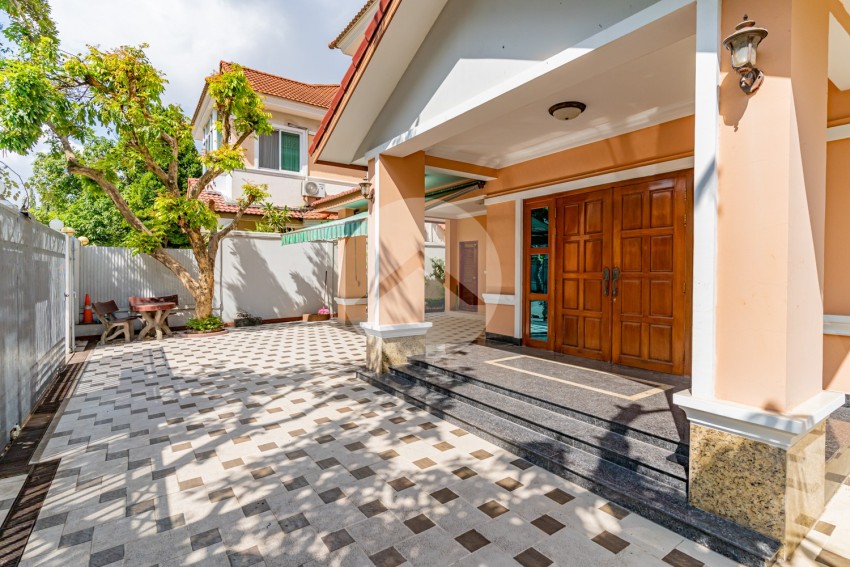 3 Bedroom Villa For Rent - Bassac Garden City, Tonle Bassac, Phnom Penh