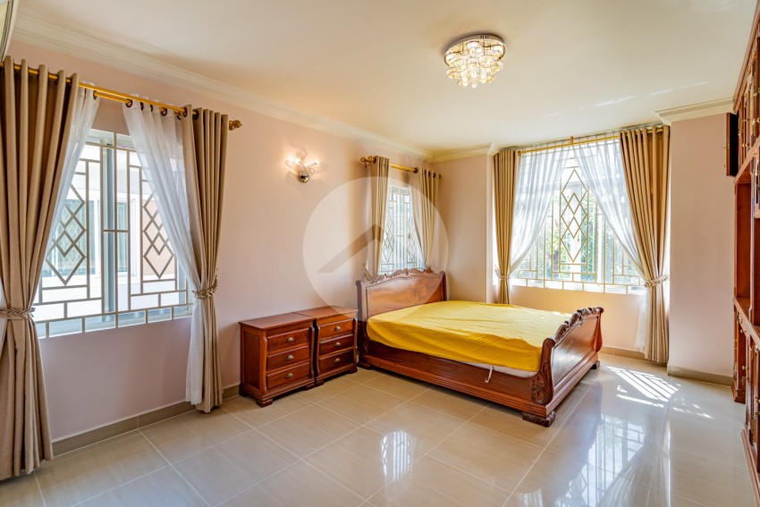 3 Bedroom Villa For Rent - Bassac Garden City, Tonle Bassac, Phnom Penh