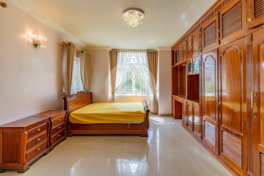 3 Bedroom Villa For Rent - Bassac Garden City, Tonle Bassac, Phnom Penh