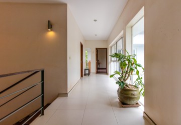 3 Bedroom Villa For Sale - Svay Dangkum, Siem Reap thumbnail