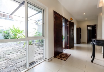 3 Bedroom Villa For Sale - Svay Dangkum, Siem Reap thumbnail