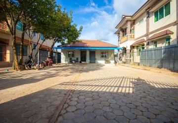 2 Bedroom House For Rent in Svay Dangkum, Siem Reap thumbnail