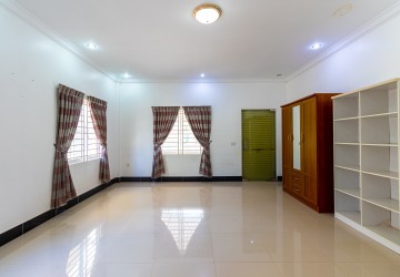 2 Bedroom House For Rent in Svay Dangkum, Siem Reap thumbnail