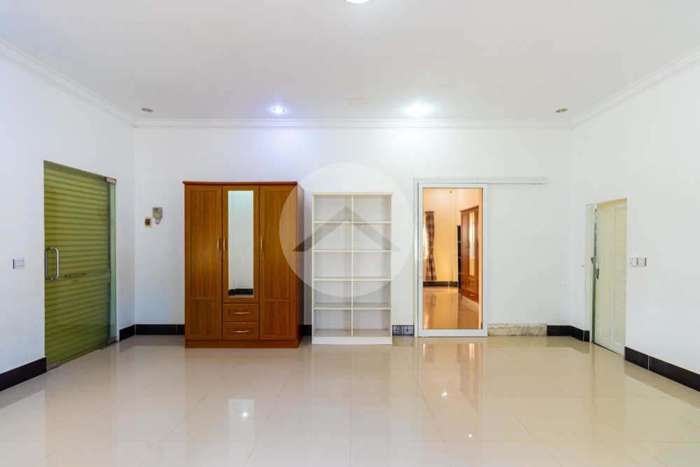 2 Bedroom House For Rent in Svay Dangkum, Siem Reap - Image 9